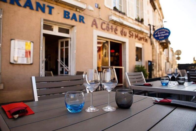 La façade du restaurant À Côté du Saint Martin rue Germain Bénard à Auxerre